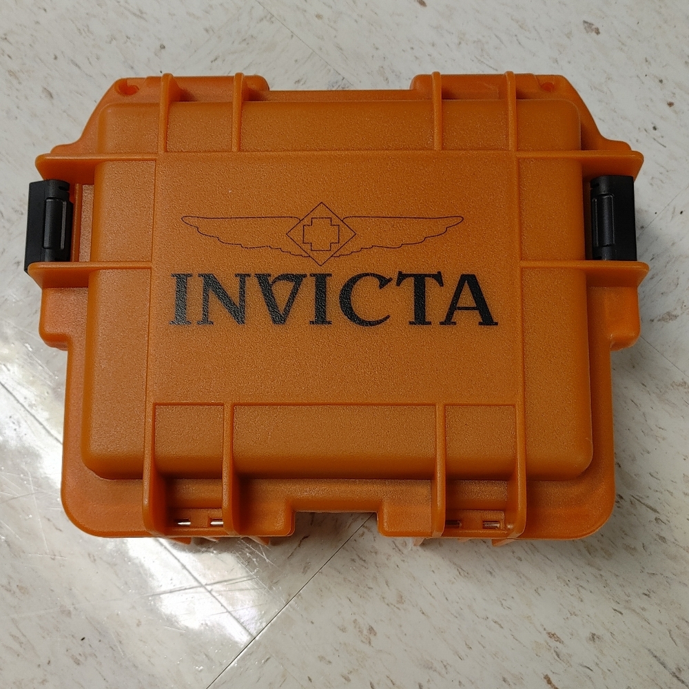 Invicta 3-Slot Dive Watch Case